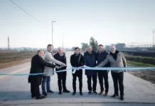 Kicillof inauguró una colectora clave para el Parque Industrial de Berazategui y un nuevo SUM en Sourigues