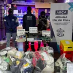 Causa por contrabando Megaoperativo de Prefectura en Mar del Plata: un detenido y secuestro de armas y más de 3.000 pares de zapatillas -135538
