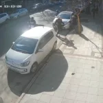 Vecinos frustraron el robo de una moto y retuvieron a un adolescente 356