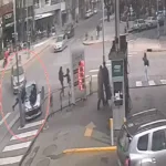 Atropelló a dos peatones tras un violento choque y descubrieron que tenía una licencia presuntamente falsa 6377