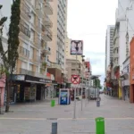 El comercio de Mar del Plata volvió a sentir el golpe: las ventas cayeron 5,7% en junio y crece la preocupación del sector peatonal