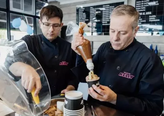 El Municipio y Heladerías Kelly lanzan un curso para formar despachantes de helados y potenciar el empleo