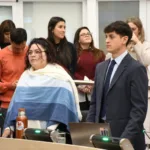 Libertarios rechazaron distinguir a seis bomberos rosarinos que viajaron a Venezuela 6a760a057e66e_798_526!