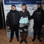 Aprehendieron a un hombre que ingresó a una vivienda y descartó una réplica de arma durante la huida WhatsApp Image 2026-08-12 at 10.33.12