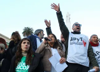 Profesionales y técnicos del Garrahan convocan a un acto por el 39° aniversario y denuncian una situación crítica
