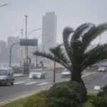 Mar del Plata bajo alerta: la ciclogénesis trae lluvia intensa y fuertes ráfagas de viento SMN