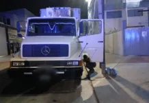 Quiso llevarse la batería de un camión, pero el “plan” duró apenas unos minutos