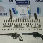 Allanamientos por encubrimiento y tenencia ilegal de armas: dos hombres aprehendidos y un comercio clausurado WhatsApp Image 2026-09-30 at 08.30.29