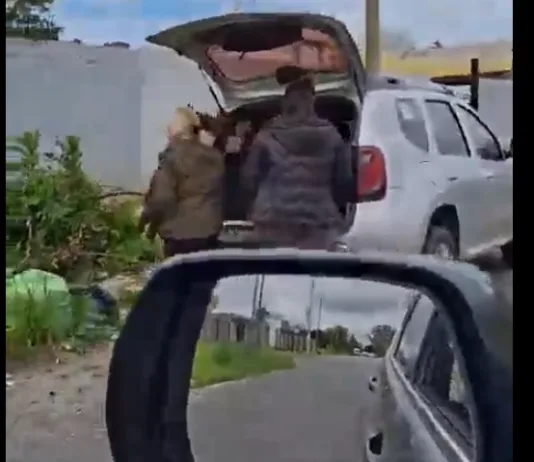 Filmadas mientras arrojaban basura en un baldío: les secuestrarán la camioneta y deberán pagar una multa