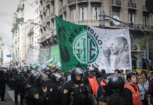 ATE protestó en Capital Humano contra el feroz recorte repentino en salarios de entre el 40 y 50 por ciento