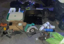 Lo interceptaron en un taxi con herramientas y equipos robados de una oficina municipal