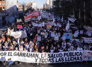 Bregman y Del Caño acompañan un nuevo proyecto de ley para garantizar la salud pediátrica